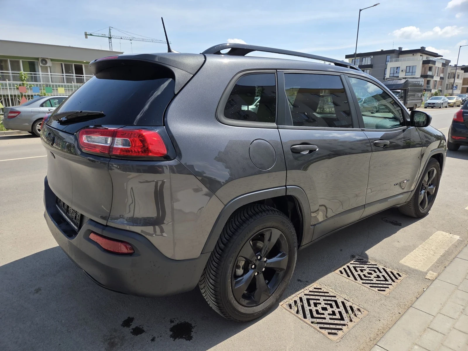 Jeep Cherokee 3.5 V6, снимка 4 - Автомобили и джипове - 56455095