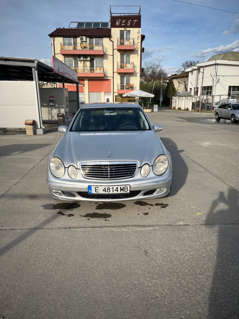 Mercedes-Benz E 220, снимка 3 - Автомобили и джипове - 47359489