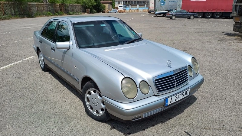 Mercedes-Benz E 290, снимка 5 - Автомобили и джипове - 47899624