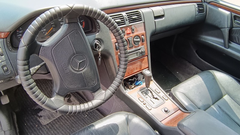 Mercedes-Benz E 290, снимка 9 - Автомобили и джипове - 45965662