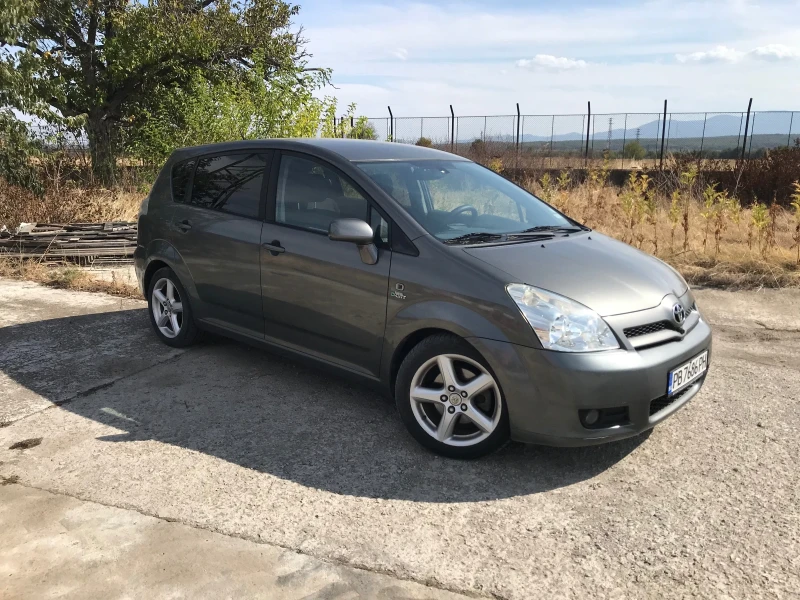 Toyota Corolla verso 2.2   177 к.с., снимка 1 - Автомобили и джипове - 47345845