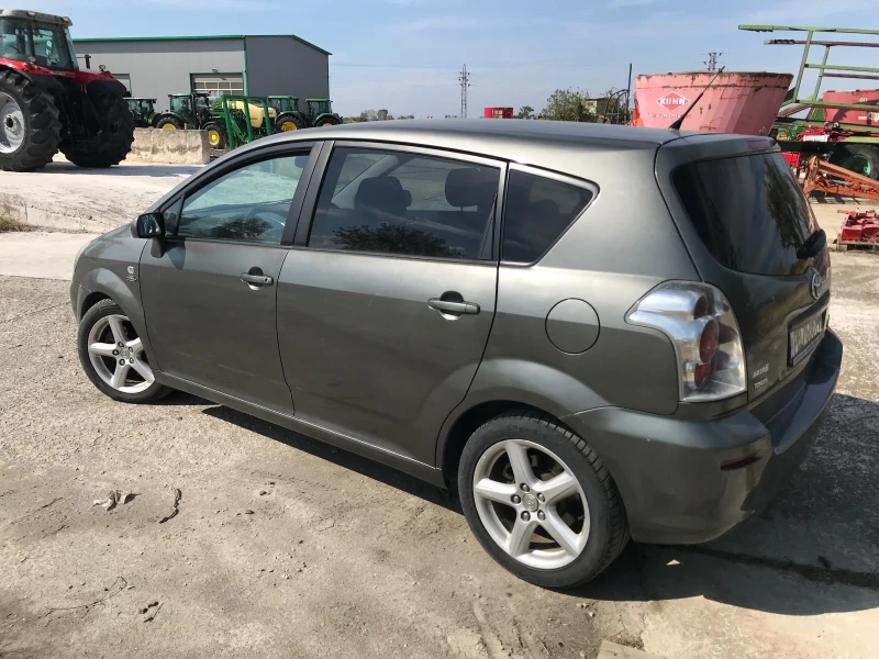 Toyota Corolla verso 2.2   177 к.с., снимка 3 - Автомобили и джипове - 47345845