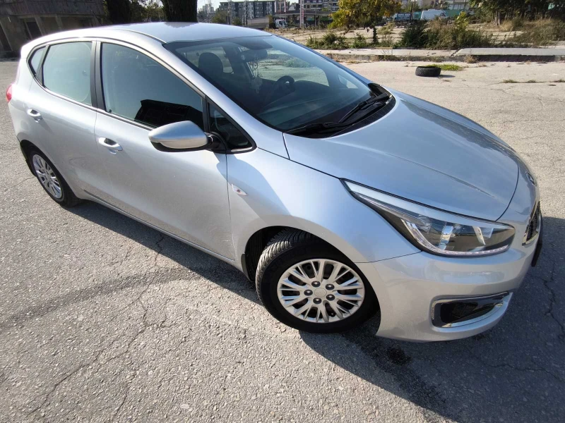 Kia Ceed, снимка 3 - Автомобили и джипове - 47464123