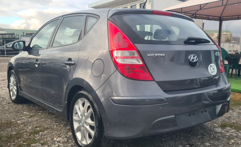 Hyundai I30 1.6i Автомат Швейцария. , снимка 8 - Автомобили и джипове - 47992567