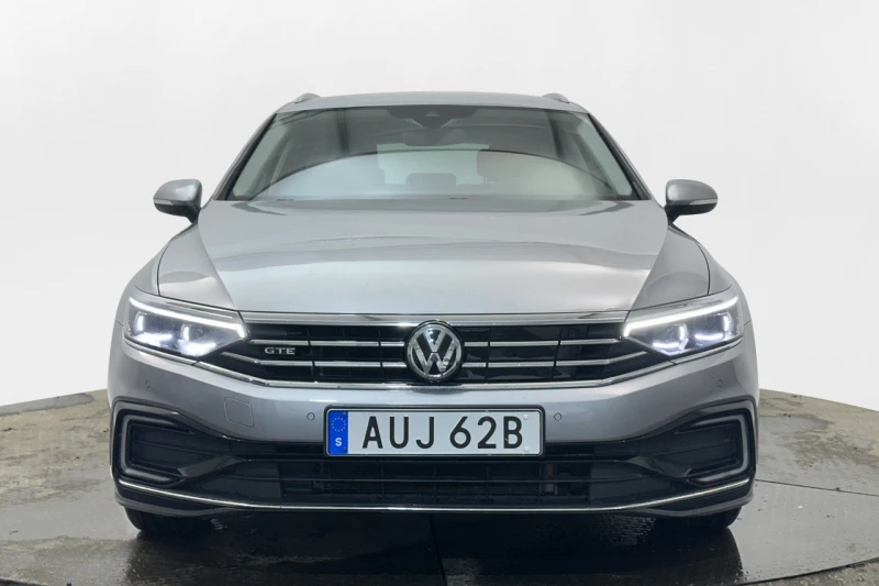 VW Passat 1.4 TSI* GTE* Sportscombi* Cam* Navi* Печка* , снимка 2 - Автомобили и джипове - 49199404