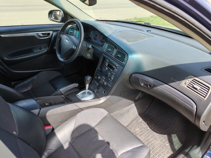 Volvo S60 2.4i  140ps, снимка 9 - Автомобили и джипове - 50184235
