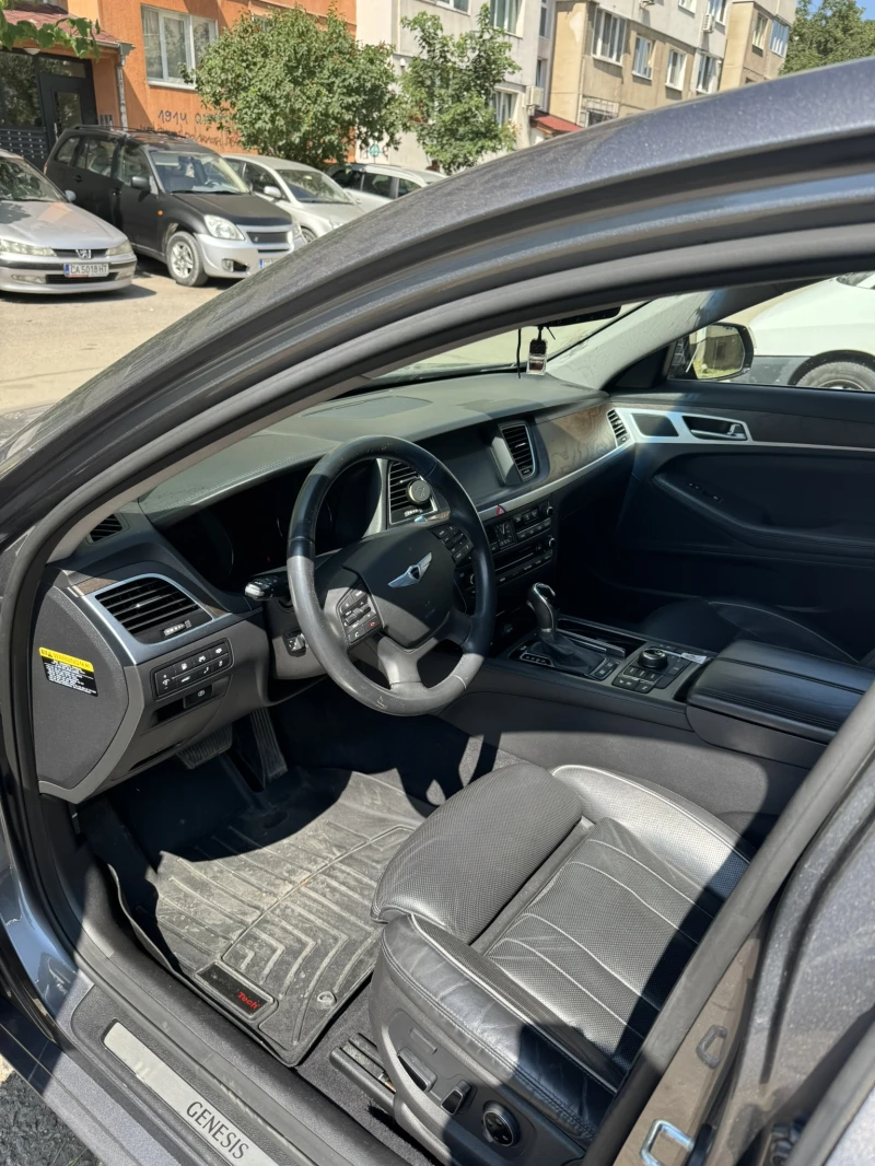 Hyundai Genesis, снимка 9 - Автомобили и джипове - 50723487