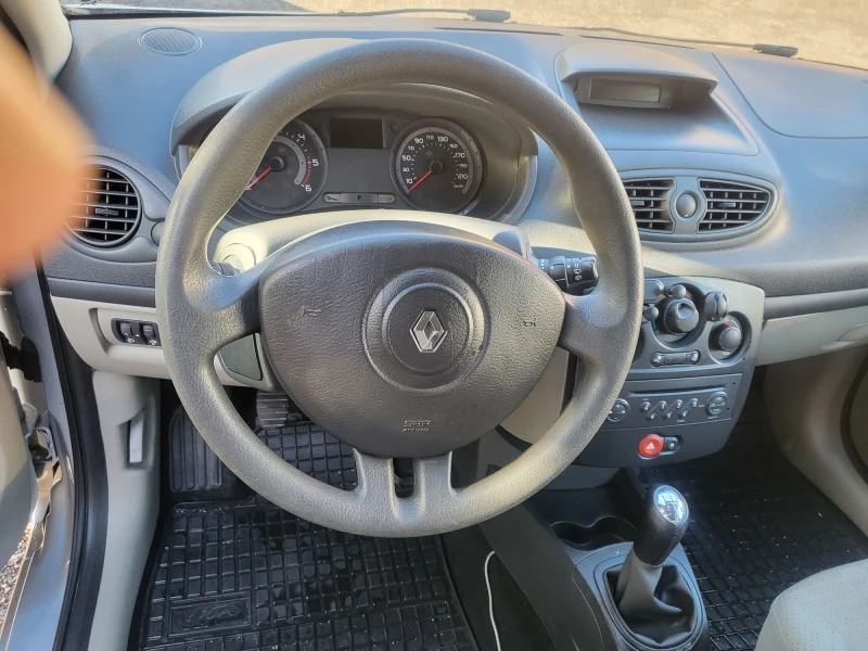 Renault Clio, снимка 10 - Автомобили и джипове - 52387240