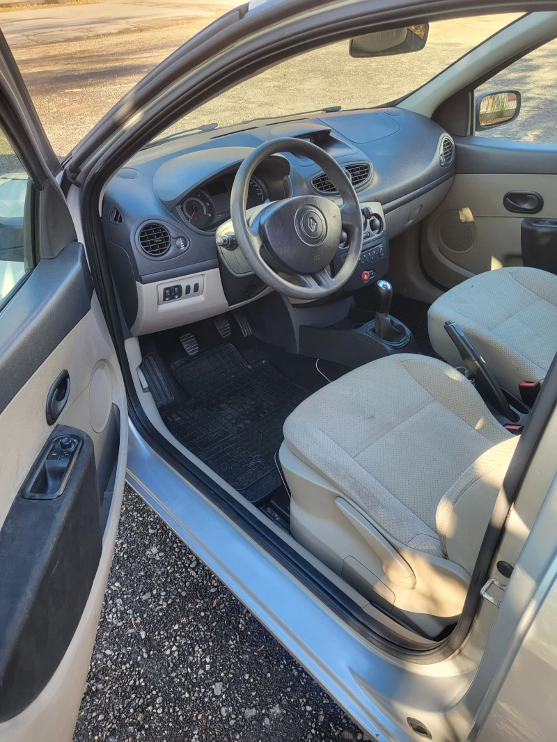 Renault Clio, снимка 14 - Автомобили и джипове - 52387240