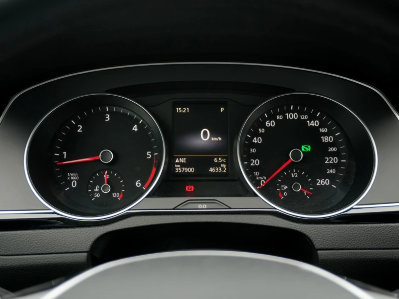 VW Passat B8, снимка 17 - Автомобили и джипове - 53456278