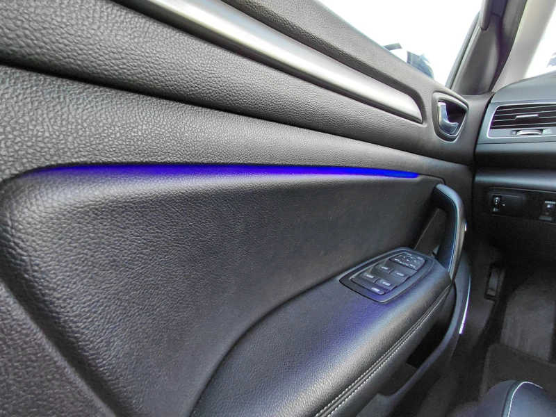 Renault Megane 1.3TCe/140к.с/Intens, снимка 9 - Автомобили и джипове - 53594574