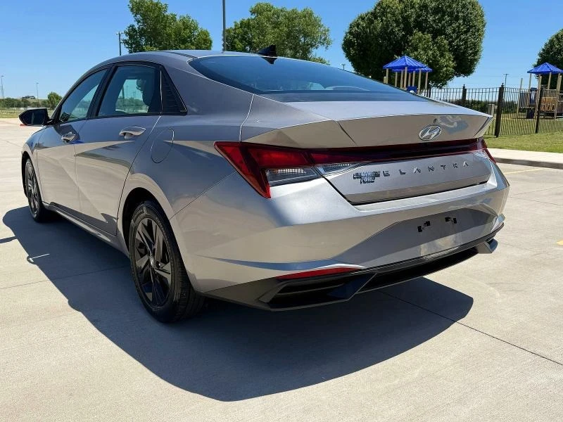 Hyundai Elantra, снимка 3 - Автомобили и джипове - 54684176