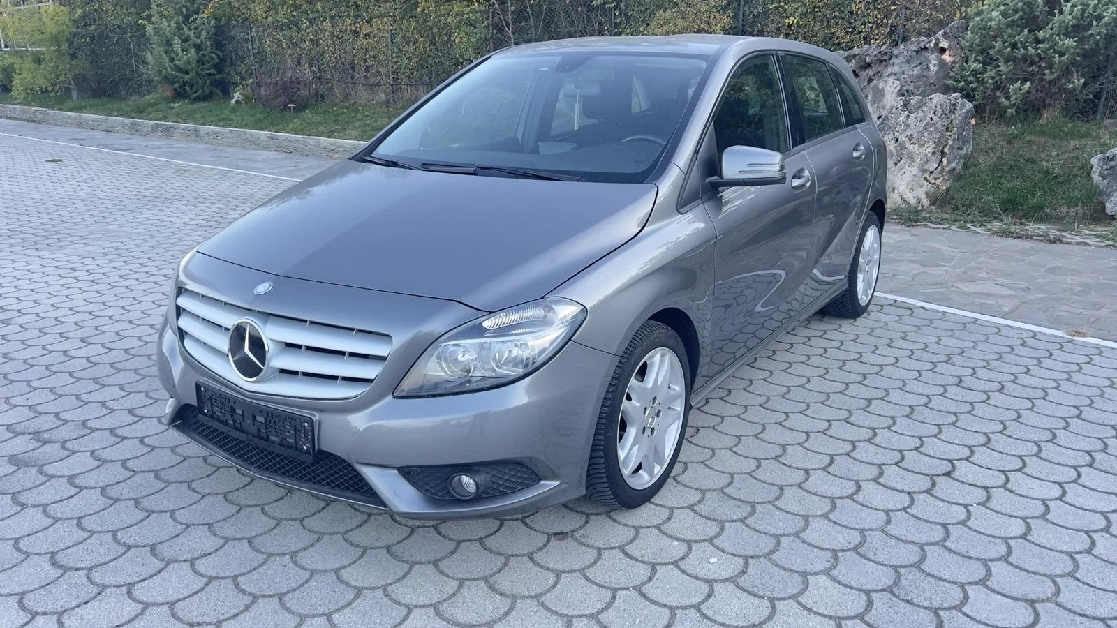 Mercedes-Benz B 180, снимка 1