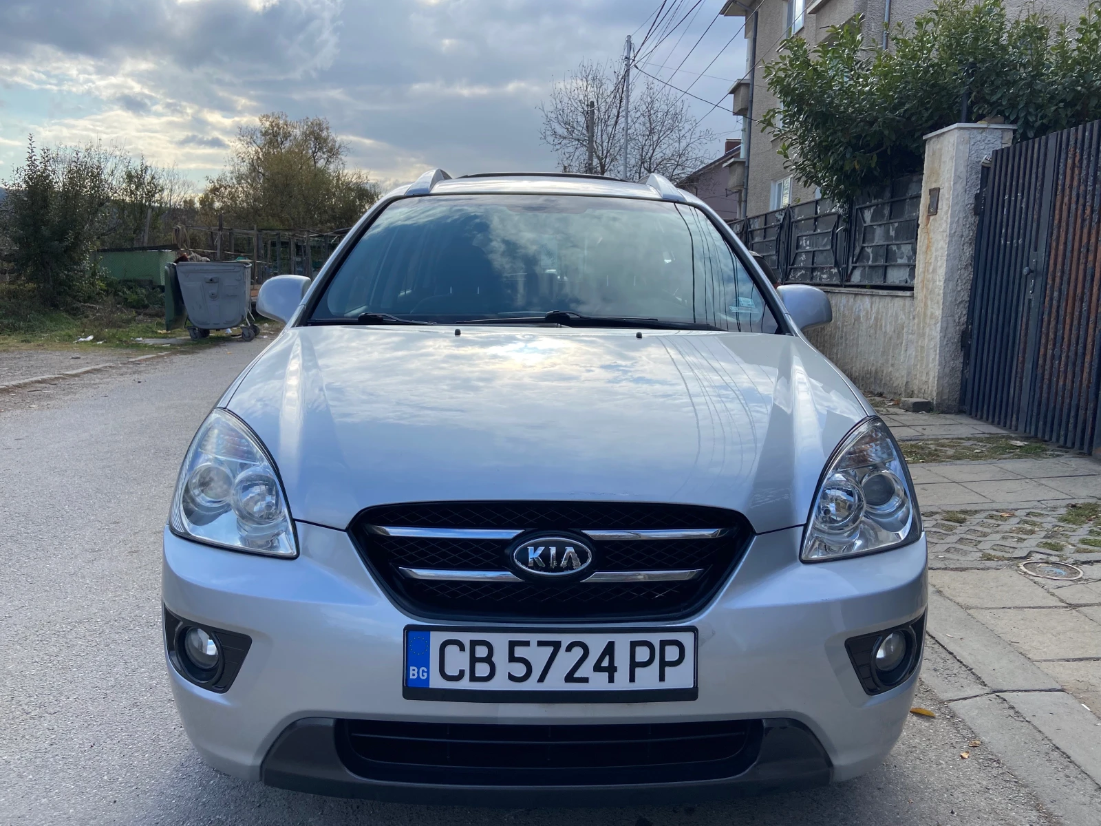 Kia Carens 2.0i GAZ 7mestna - изображение 2