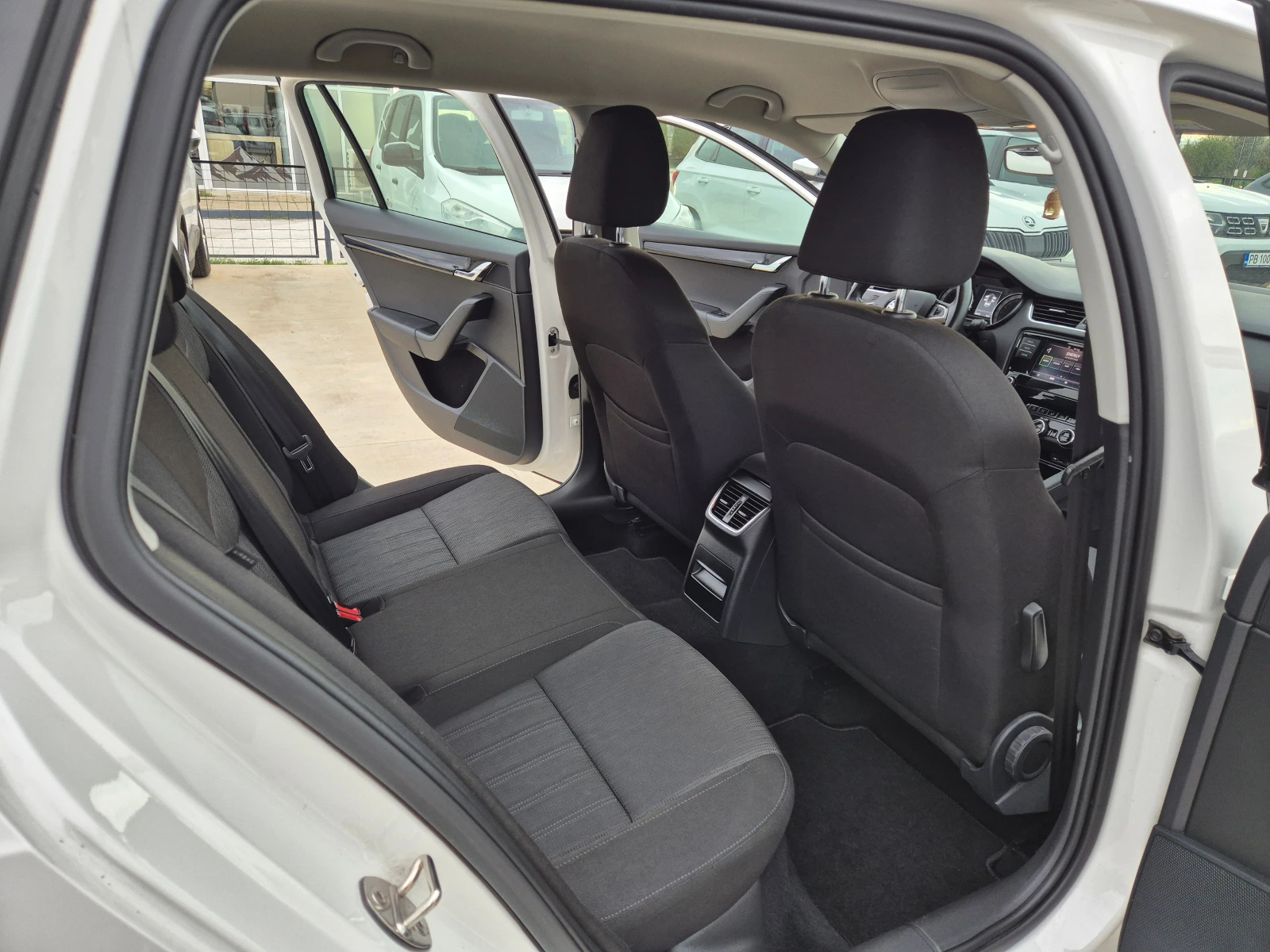 Skoda Octavia -2.0 TDI-М/T-150kc - изображение 10