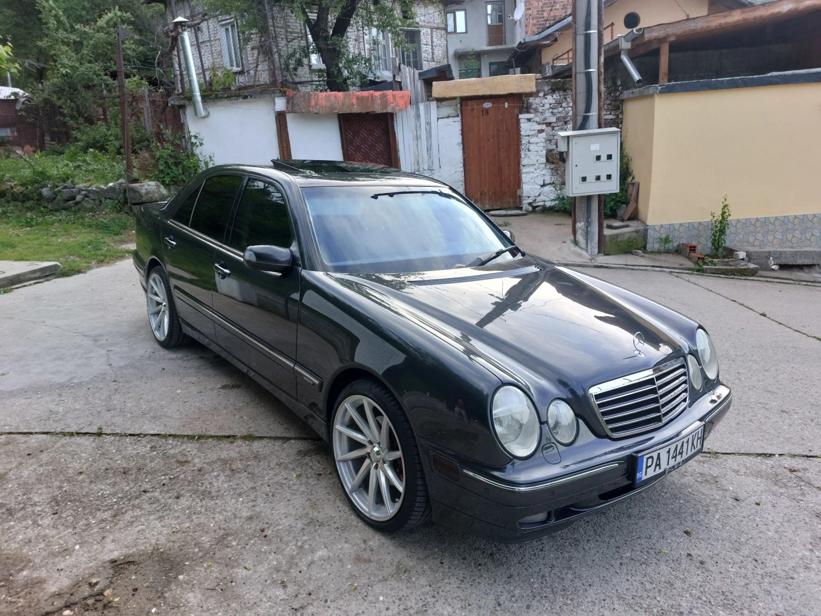 Mercedes-Benz E 430 Sport - изображение 8