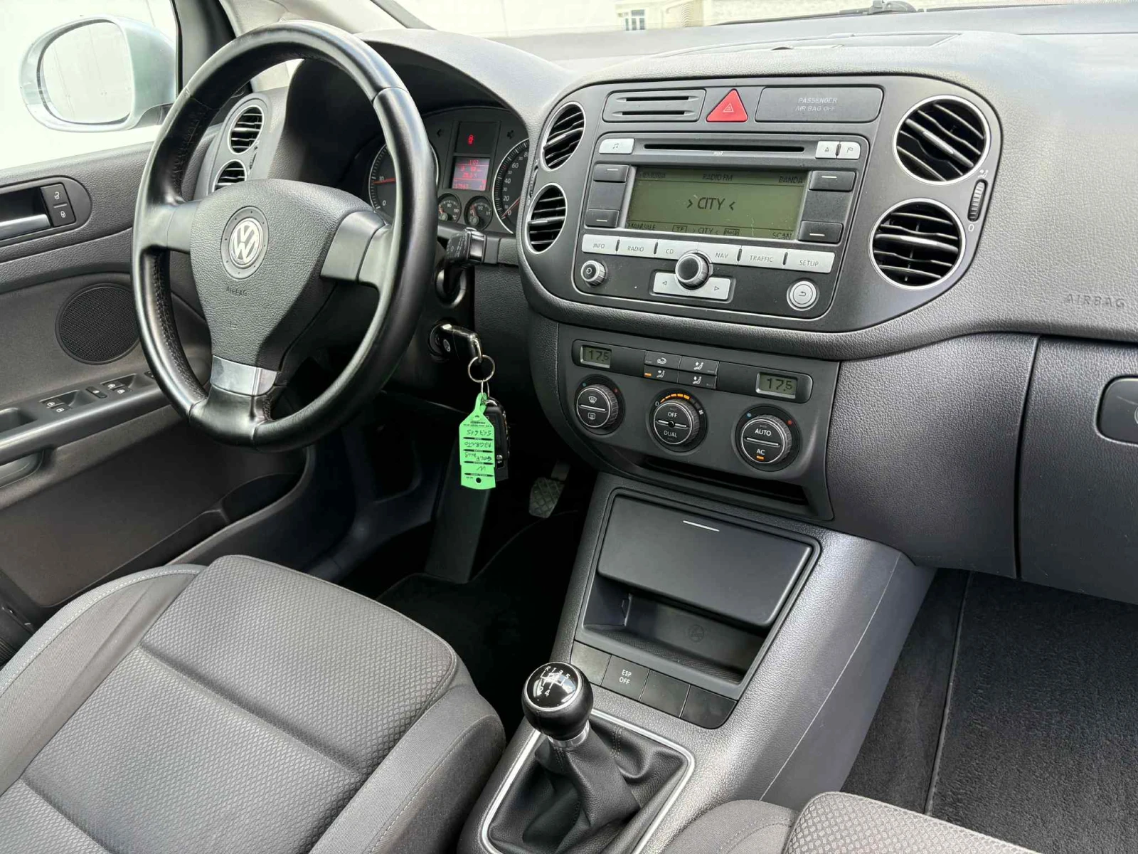 VW Golf Plus 1, 9-TDI-NAVI-Климатроник - изображение 10