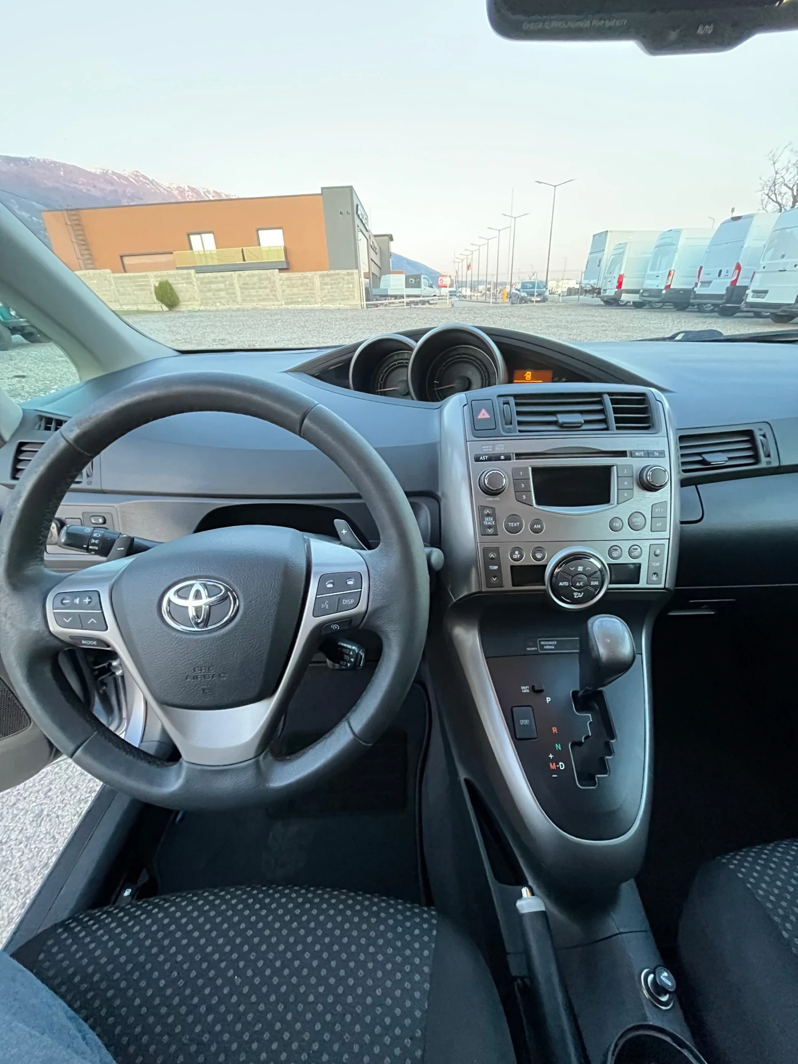 Toyota Verso 2.2 D4D AUTOMAT, снимка 15 - Автомобили и джипове - 53787755