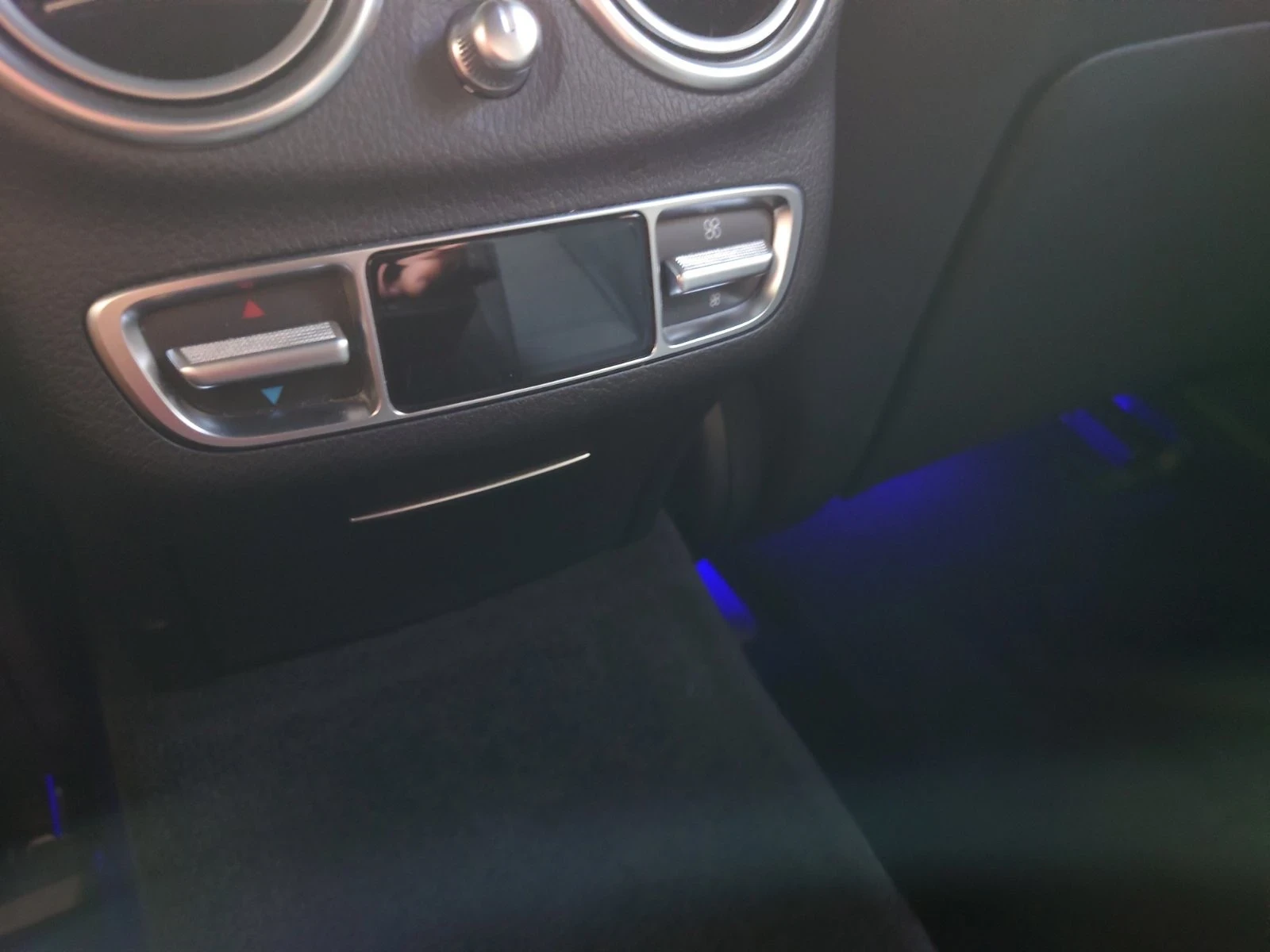 Mercedes-Benz E 220, снимка 8 - Автомобили и джипове - 53918501