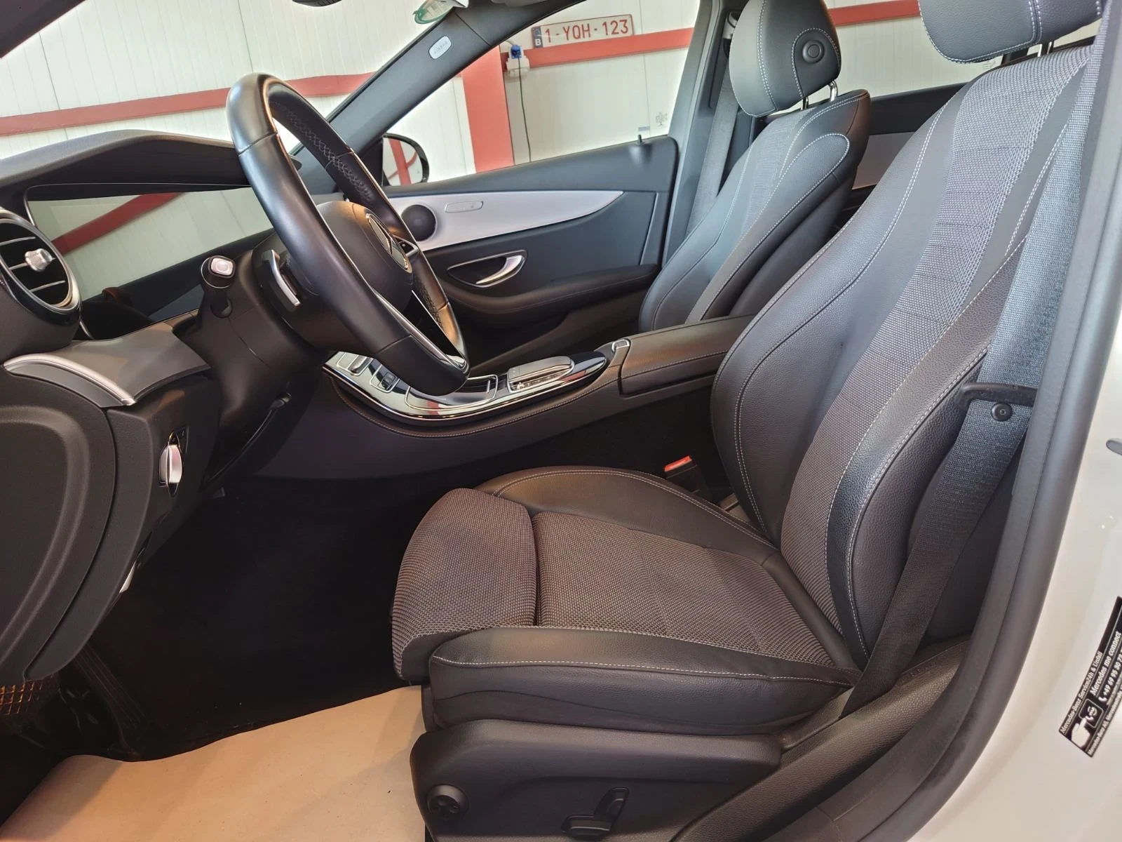 Mercedes-Benz E 220, снимка 7 - Автомобили и джипове - 53918501