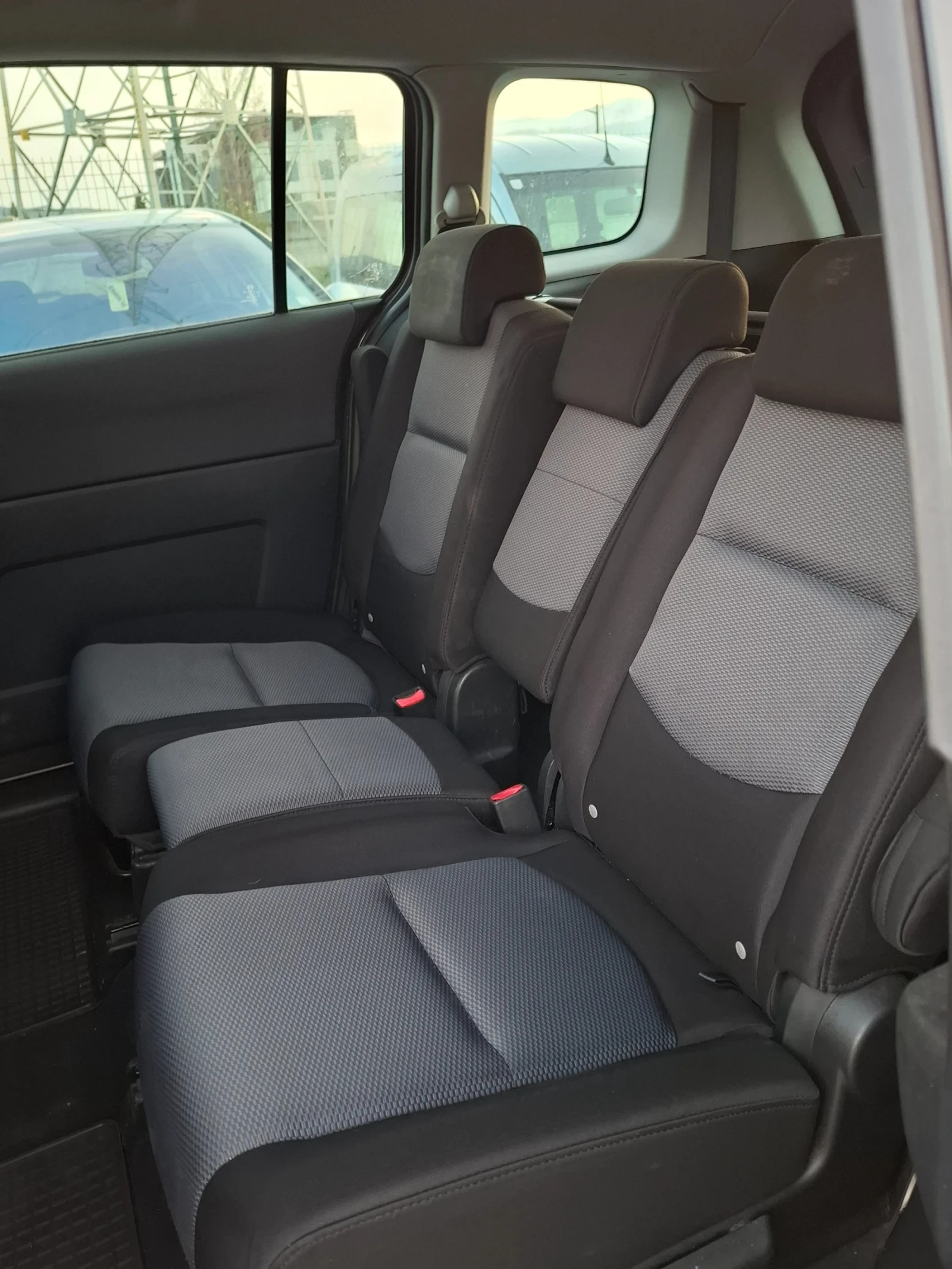 Mazda 5 1.8i* (116 кс)* FACELIFT* 7-MEСТЕН* НОВ ВНОС* * , снимка 17 - Автомобили и джипове - 54196069