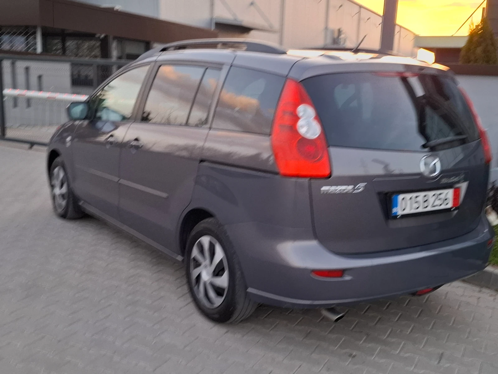 Mazda 5 1.8i* (116 кс)* FACELIFT* 7-MEСТЕН* НОВ ВНОС* * , снимка 7 - Автомобили и джипове - 54196069