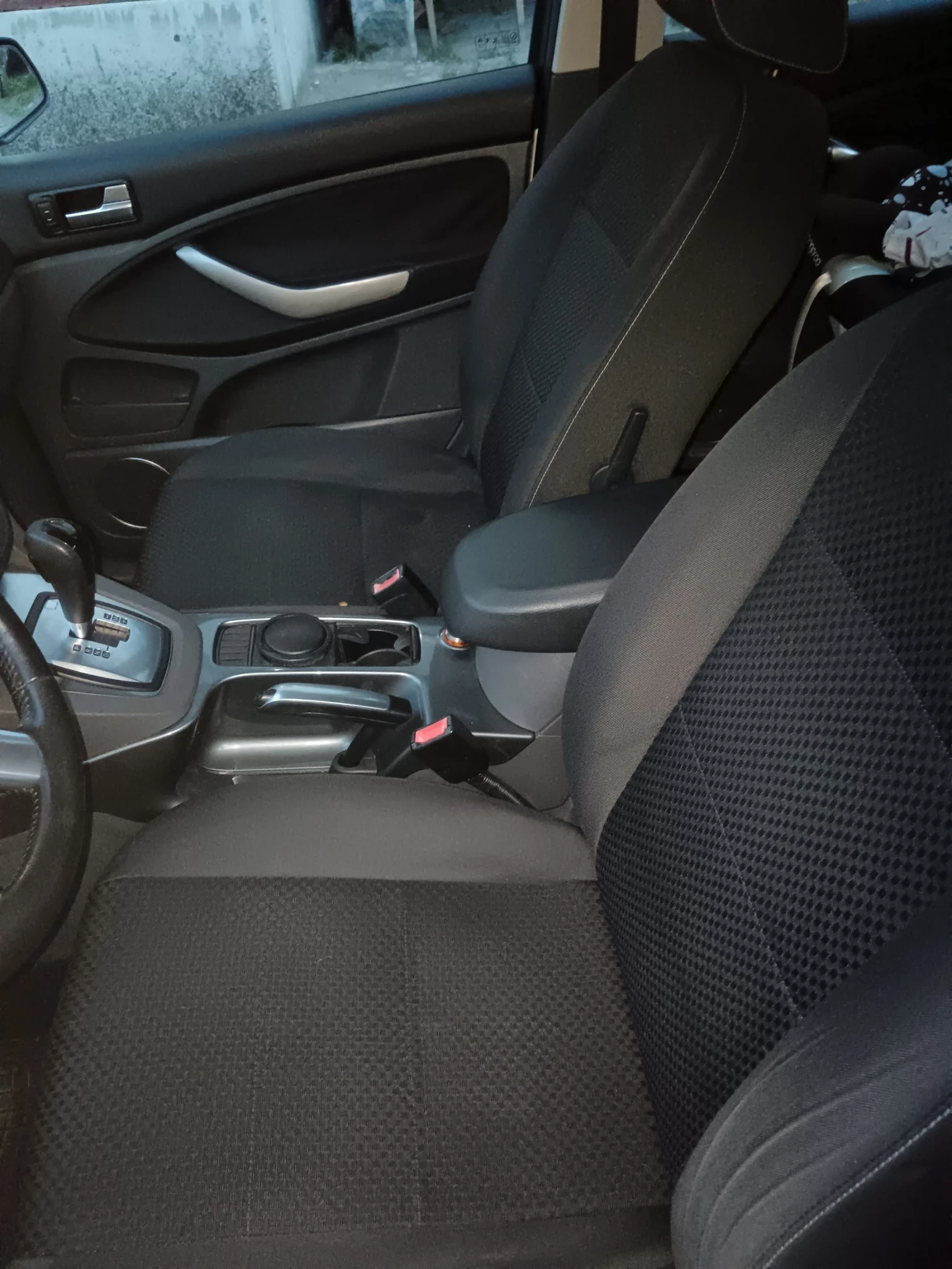 Ford C-max Титаниум, снимка 8 - Автомобили и джипове - 54481570