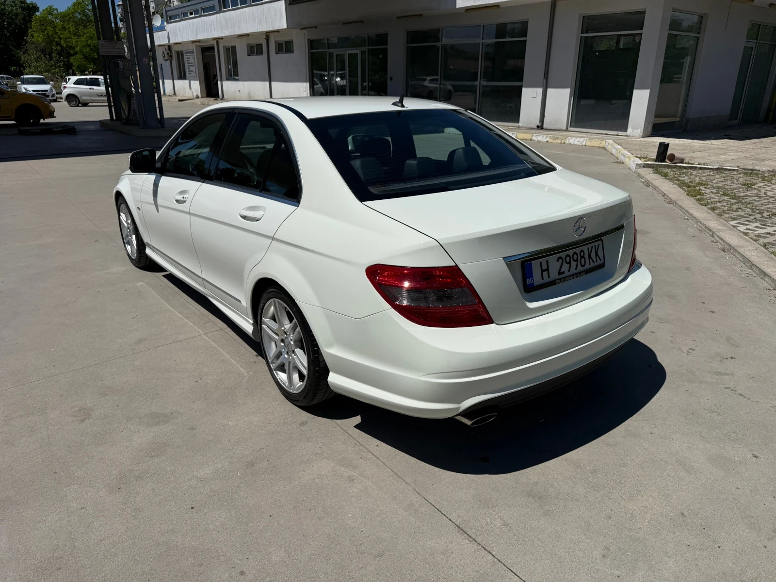 Mercedes-Benz C 200 AMG Line, снимка 4 - Автомобили и джипове - 54551866