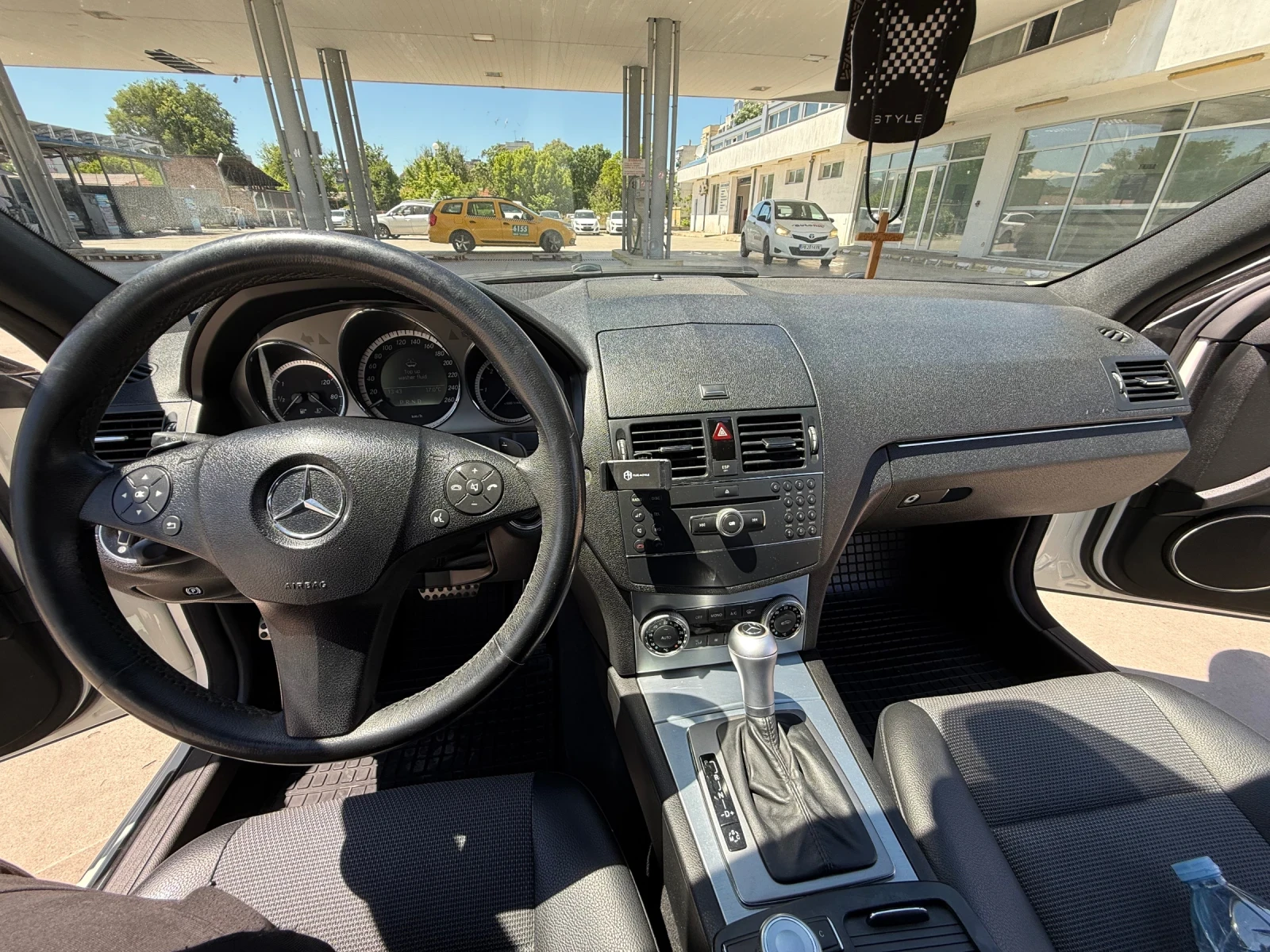 Mercedes-Benz C 200 AMG Line, снимка 8 - Автомобили и джипове - 54551866