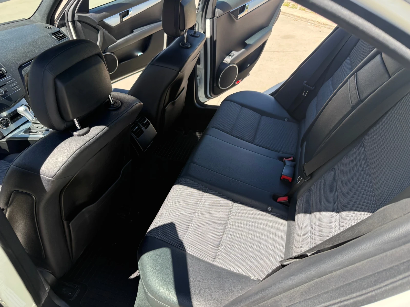 Mercedes-Benz C 200 AMG Line, снимка 11 - Автомобили и джипове - 54551866