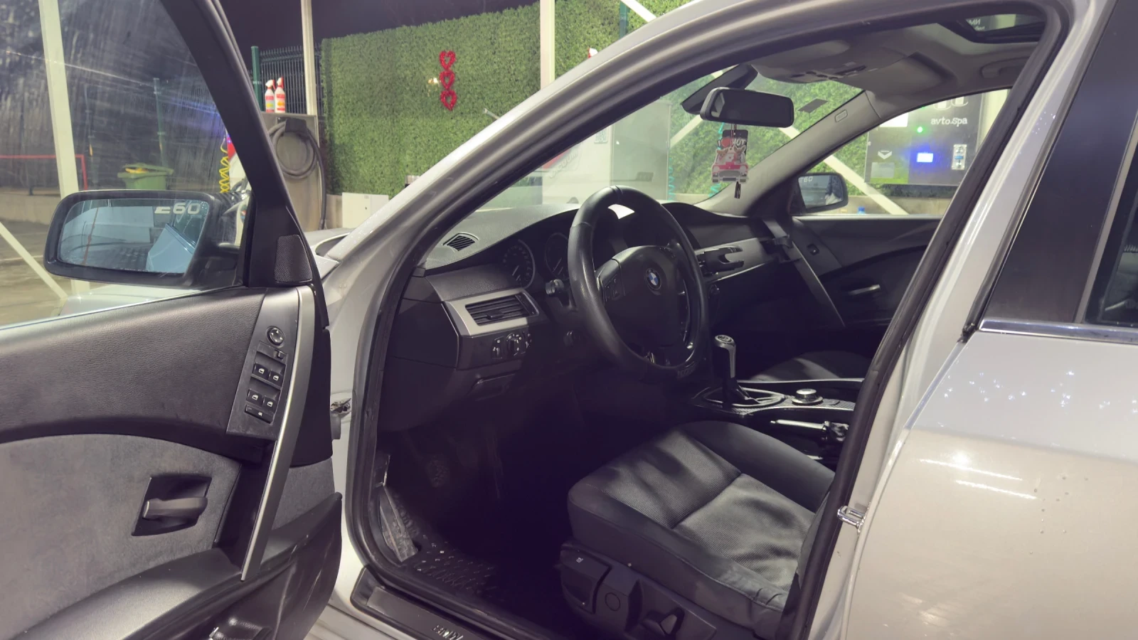 BMW 520, снимка 12 - Автомобили и джипове - 54623811