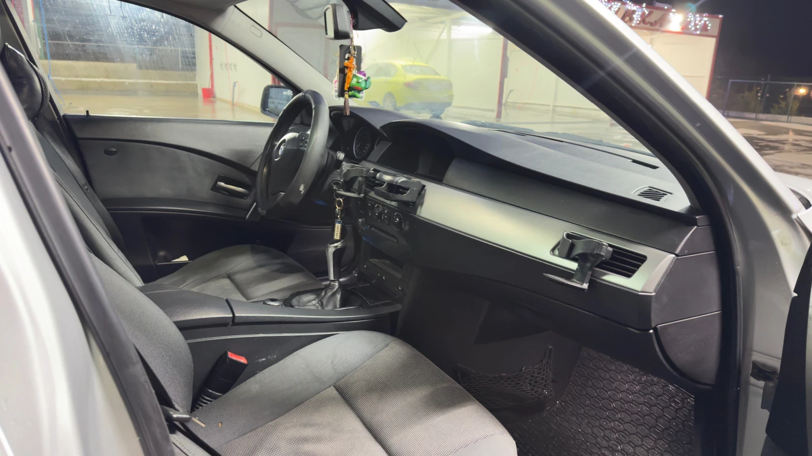 BMW 520, снимка 8 - Автомобили и джипове - 54623811