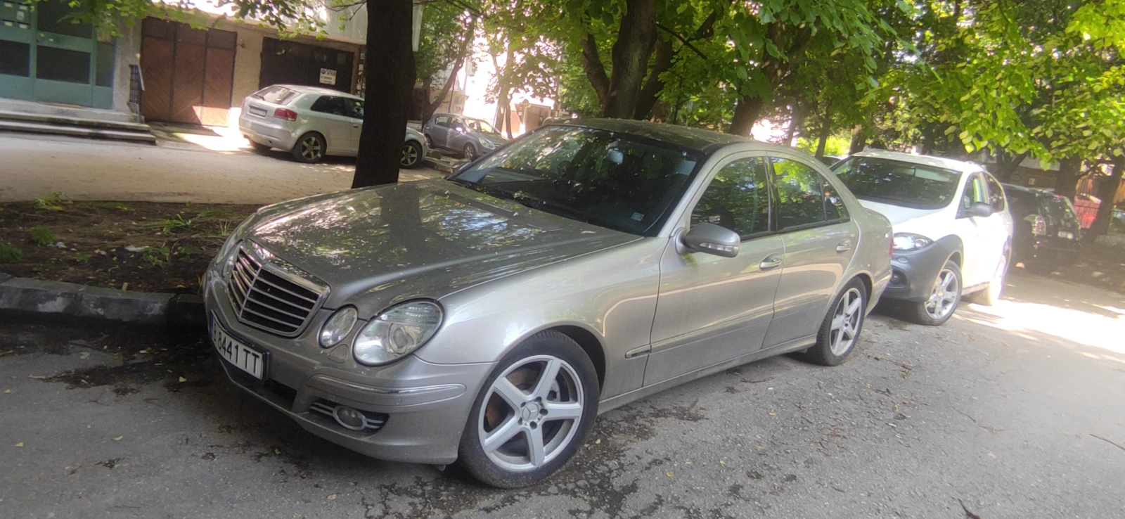 Mercedes-Benz E 320, снимка 7 - Автомобили и джипове - 54806333