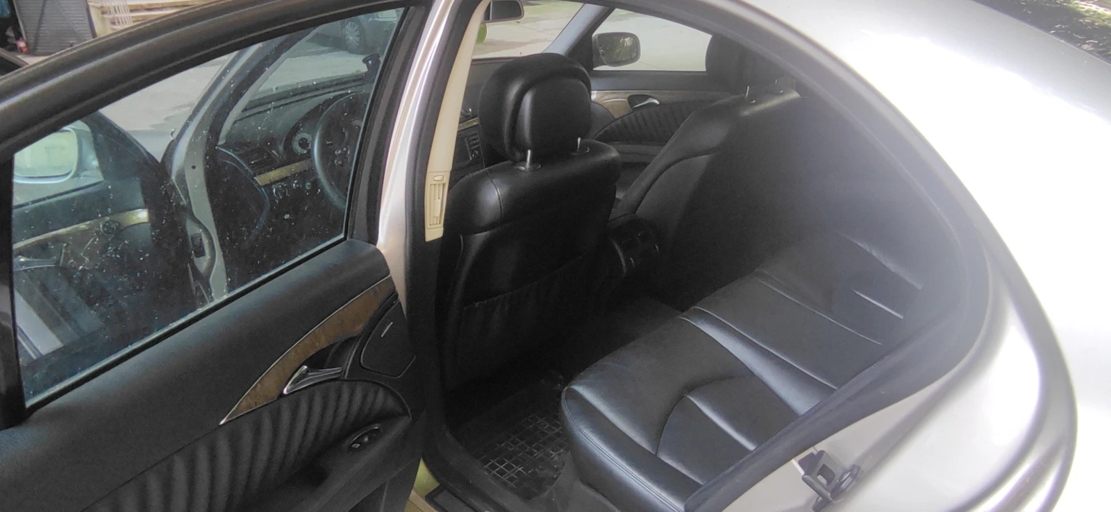 Mercedes-Benz E 320, снимка 9 - Автомобили и джипове - 54806333