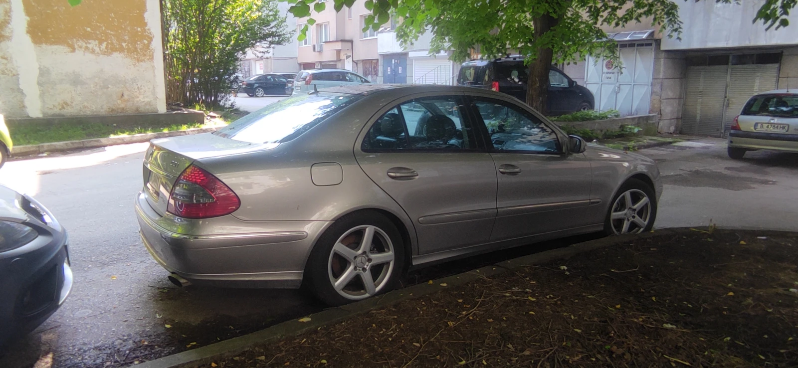 Mercedes-Benz E 320, снимка 5 - Автомобили и джипове - 54806333