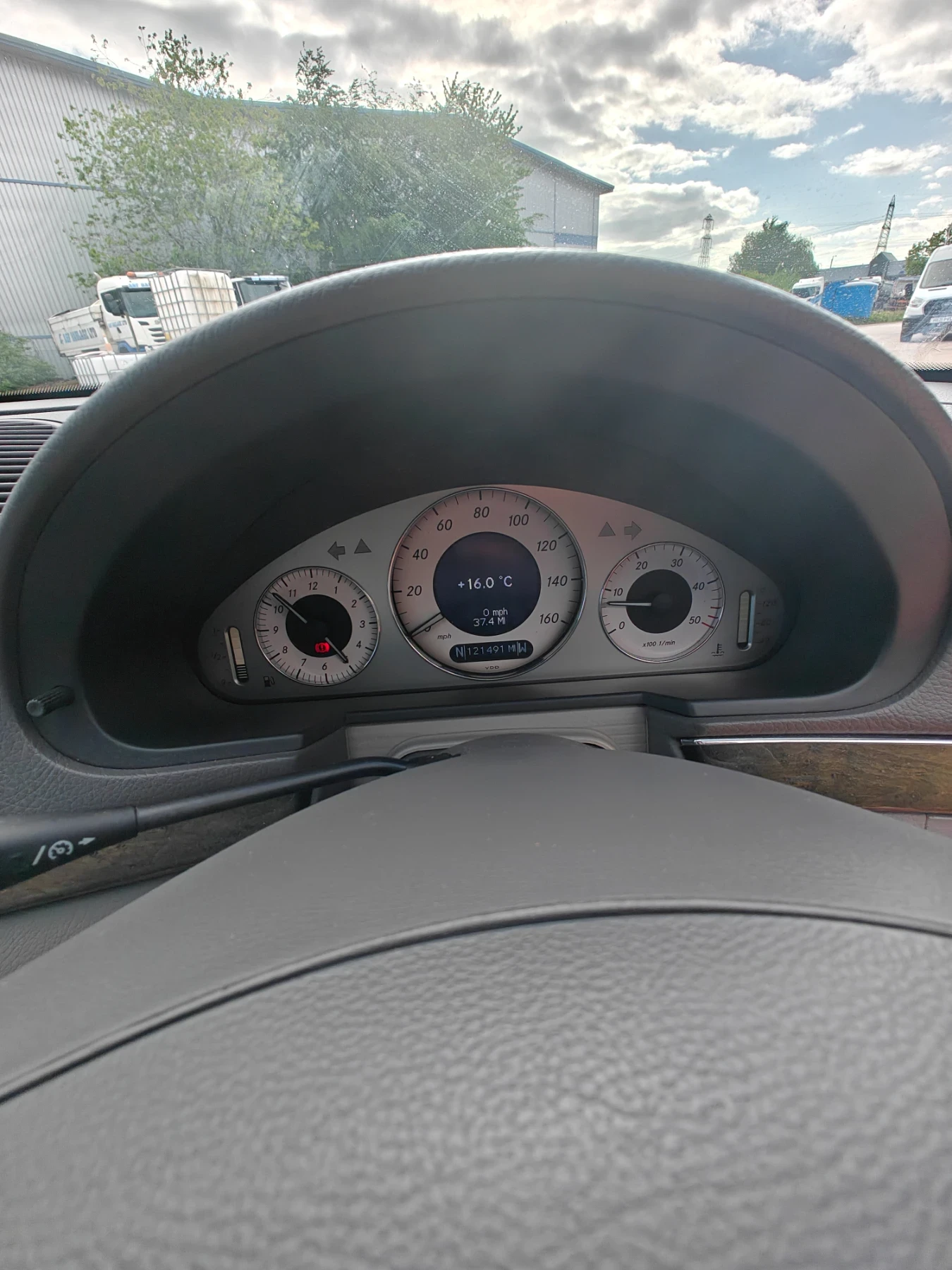 Mercedes-Benz E 320, снимка 14 - Автомобили и джипове - 54854280
