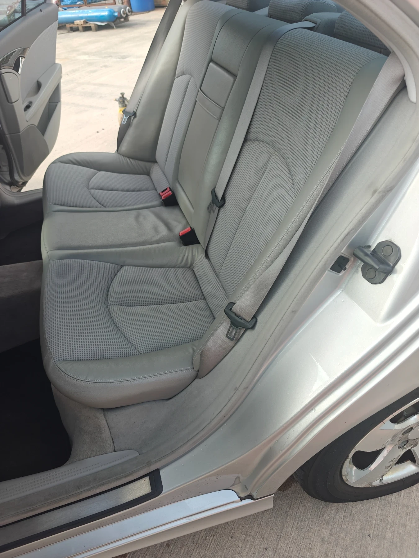 Mercedes-Benz E 320, снимка 7 - Автомобили и джипове - 54854280