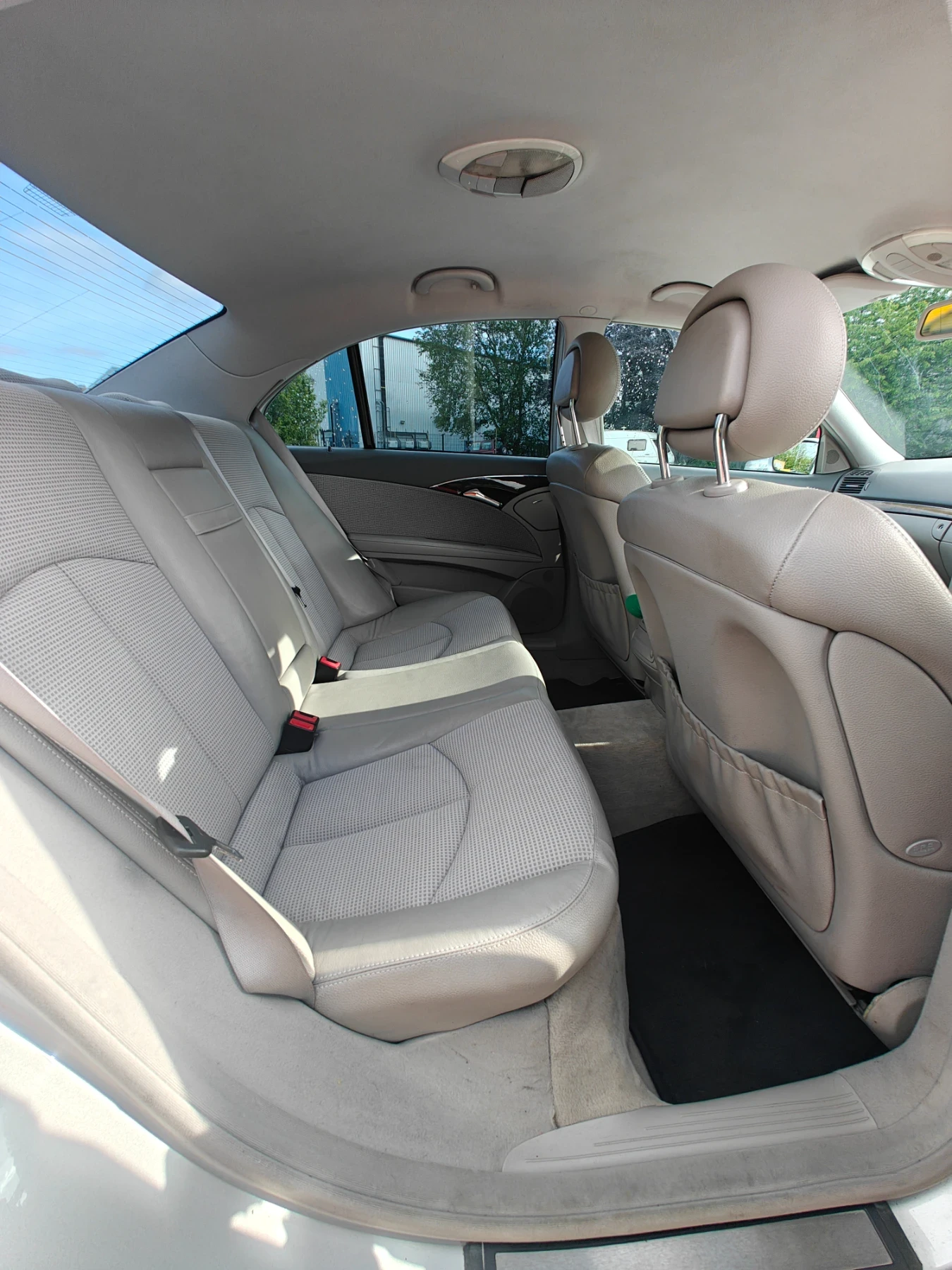 Mercedes-Benz E 320, снимка 13 - Автомобили и джипове - 54854280