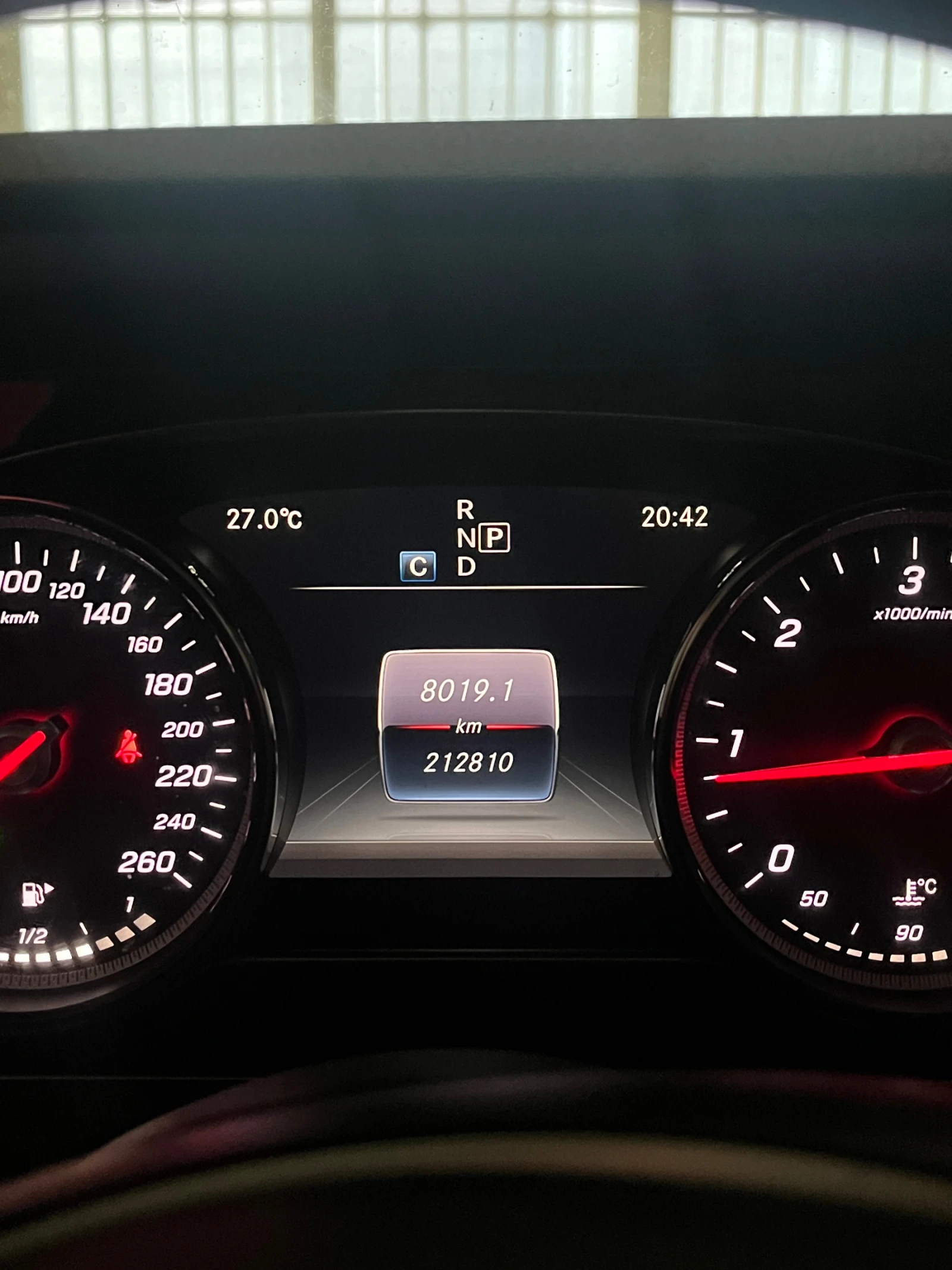 Mercedes-Benz E 220, снимка 10 - Автомобили и джипове - 55268825