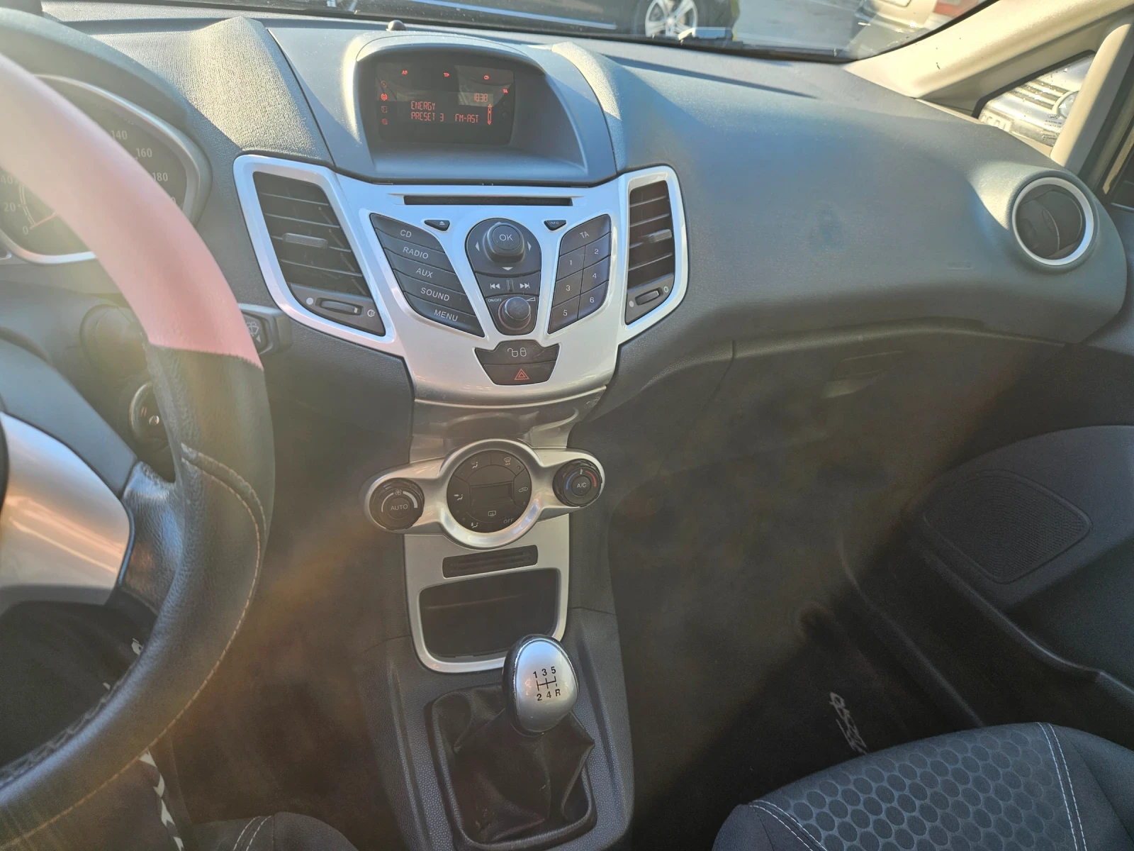 Ford Fiesta TDCi, снимка 11 - Автомобили и джипове - 55381726