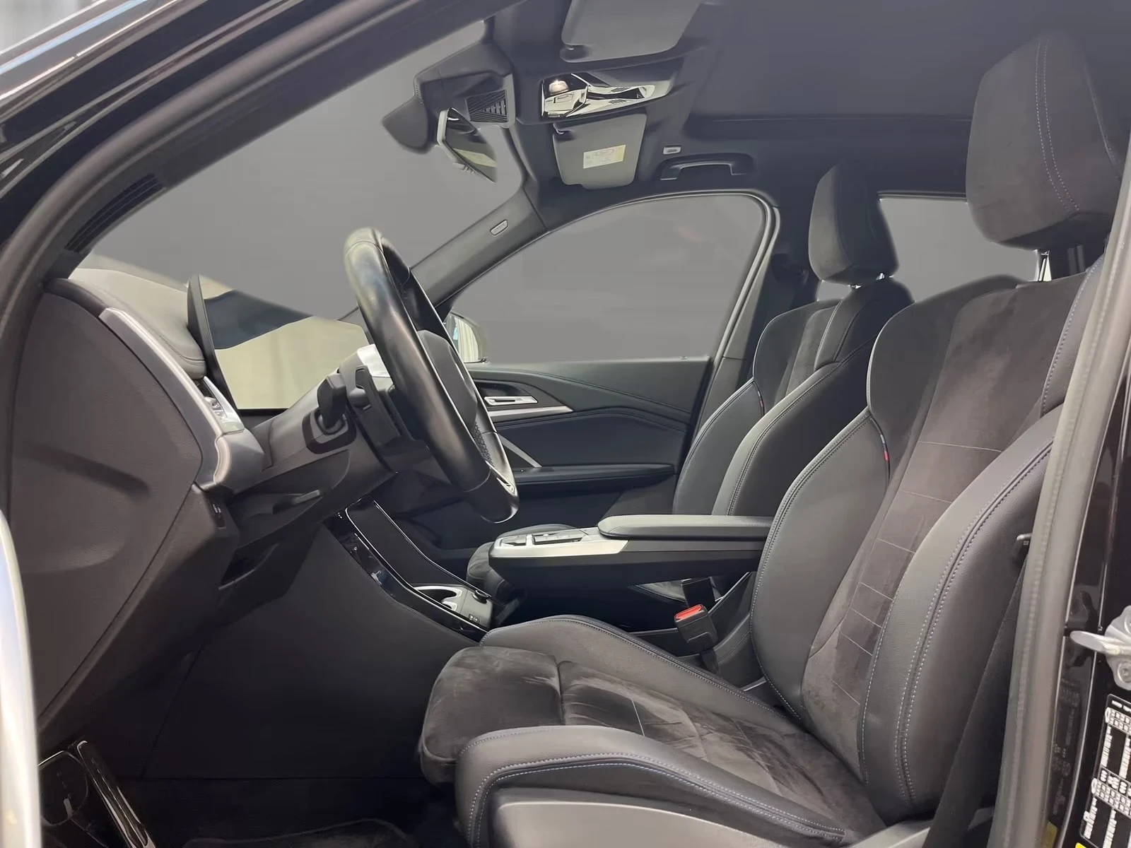 BMW iX1 xDrive30 M Sport Prem Selection DAPRO HUD PANO H/K, снимка 7 - Автомобили и джипове - 55400555