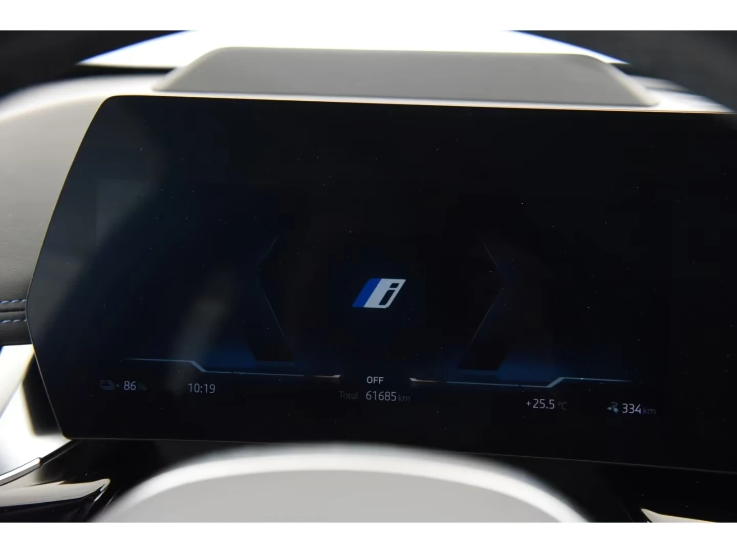 BMW iX1 xDrive30 M Sport Prem Selection DISTR HUD PANO H/K, снимка 12 - Автомобили и джипове - 55715596