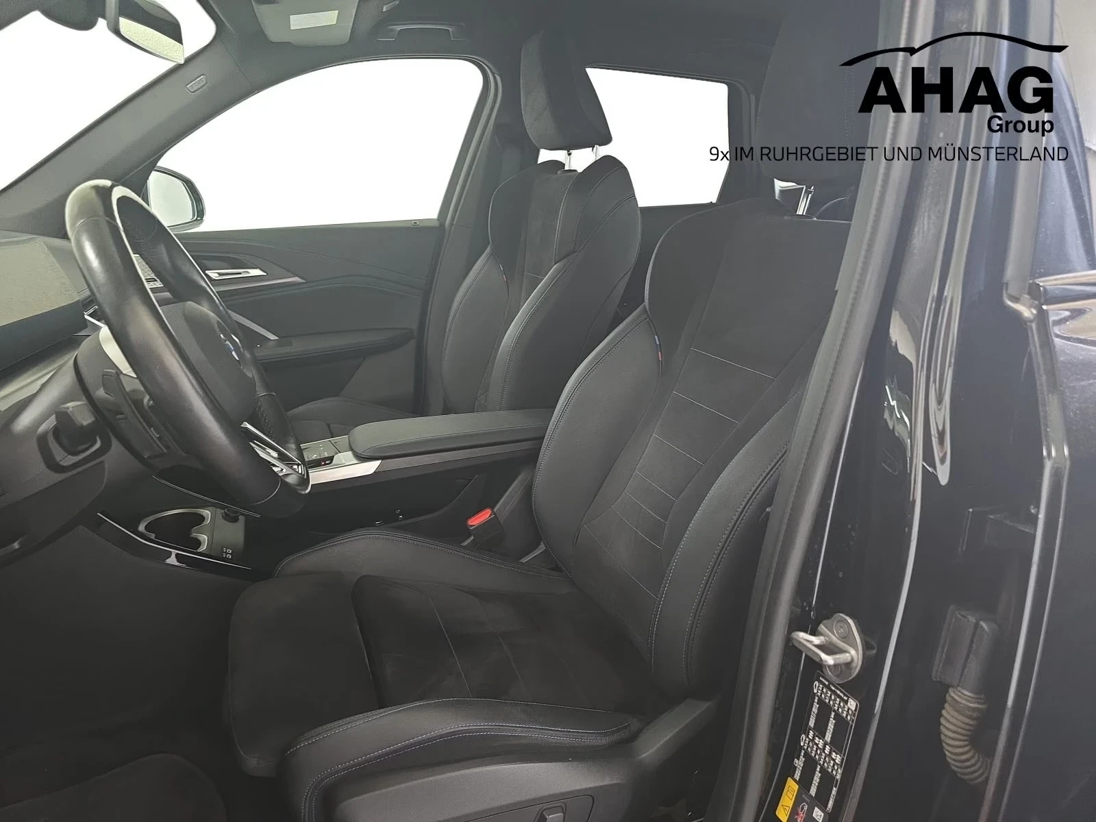 BMW iX1 xDrive30 M Sport Premium Selection DA PLUS HUD H/K, снимка 7 - Автомобили и джипове - 56277996