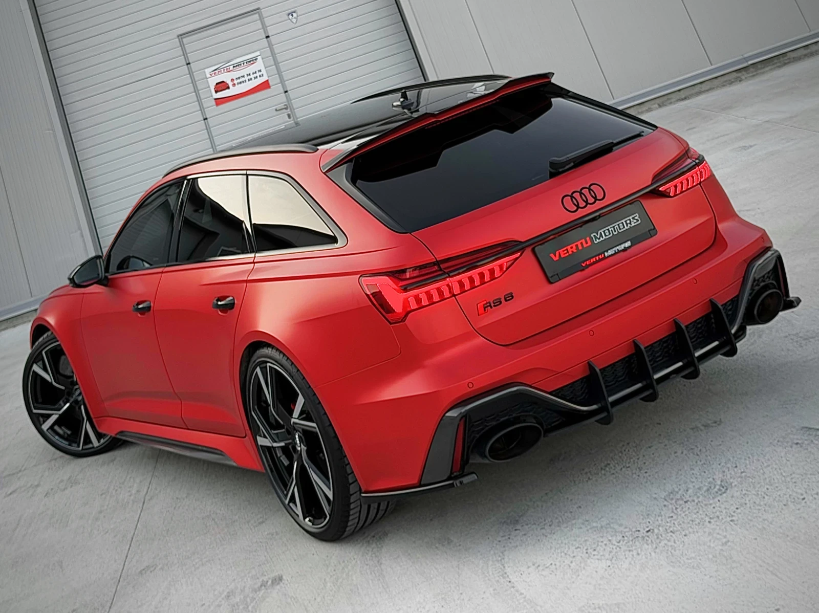 Audi Rs6 4.0 TFSI V8/ RED MATTE/ CERAMICA/ 22 zoll/ CAMERA, снимка 5 - Автомобили и джипове - 55550495