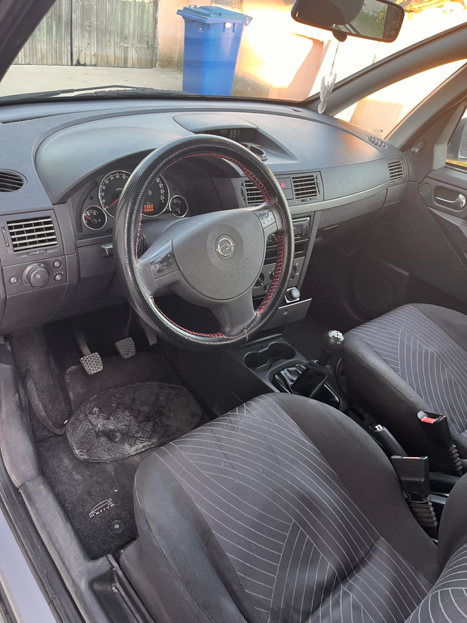 Opel Meriva Лек, снимка 10 - Автомобили и джипове - 55684053