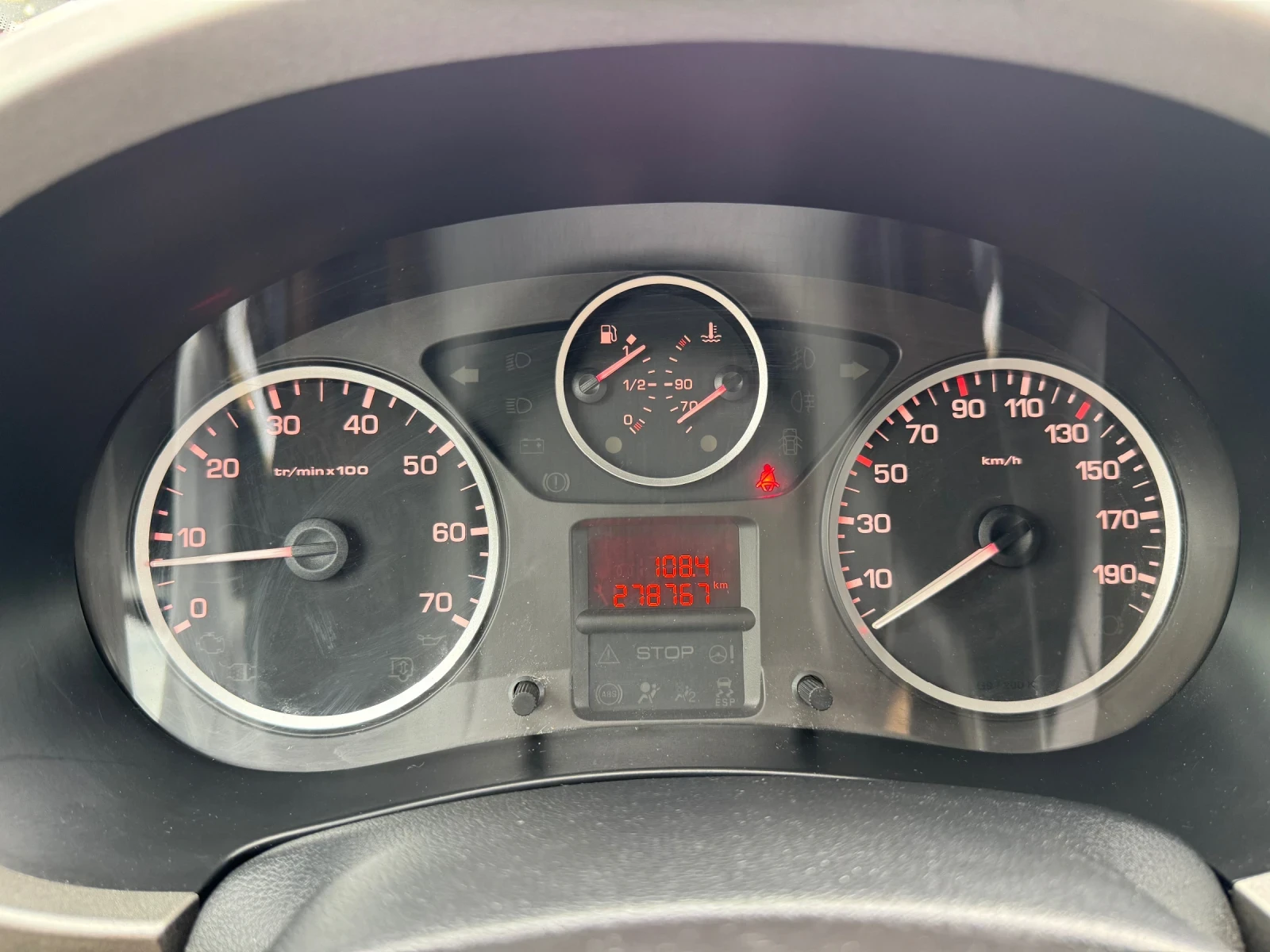 Peugeot Partner Tepee, снимка 10 - Автомобили и джипове - 56351182