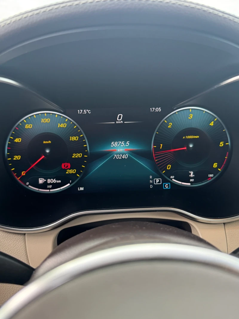 Mercedes-Benz GLC 300 Дизел, 70240km, 4matic, Закупен нов от Силвър Стар, снимка 8 - Автомобили и джипове - 51925586