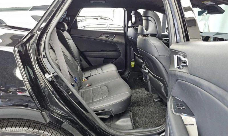 Kia Sportage Gasoline 1.6 Turbo 2WD Signature X Line, снимка 12 - Автомобили и джипове - 51992553