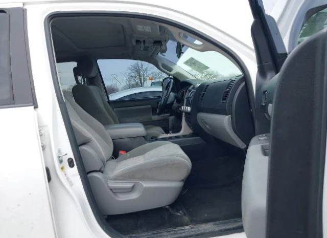 Toyota Sequoia SR5 4.6L V8 - изображение 7