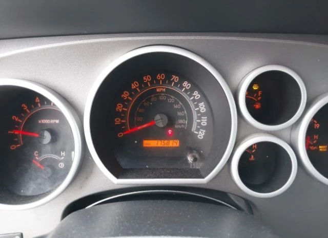 Toyota Sequoia SR5 4.6L V8 - изображение 8